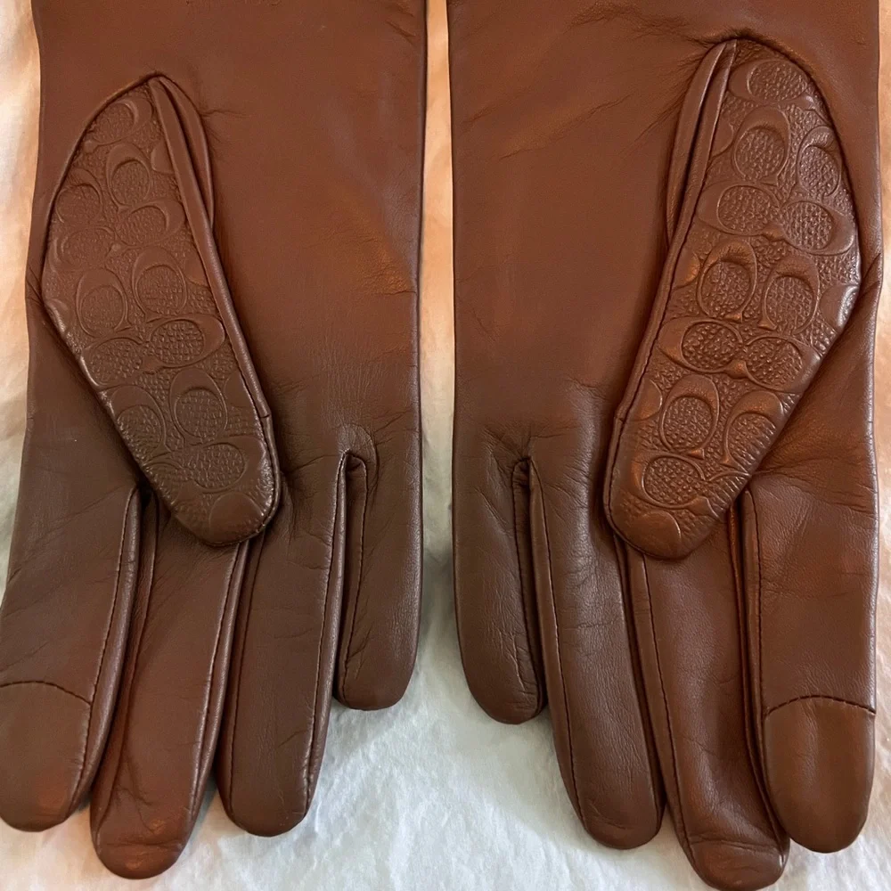 COACH SIGNATURE LINED LEATHER "TECH" GLOVES SIZE 7.5 BROWN
Like new - Picture 3 of 8